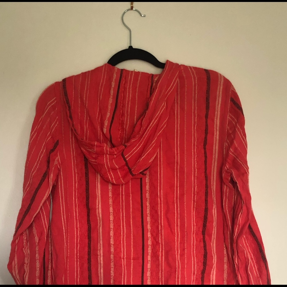 Hooded long sleeve top